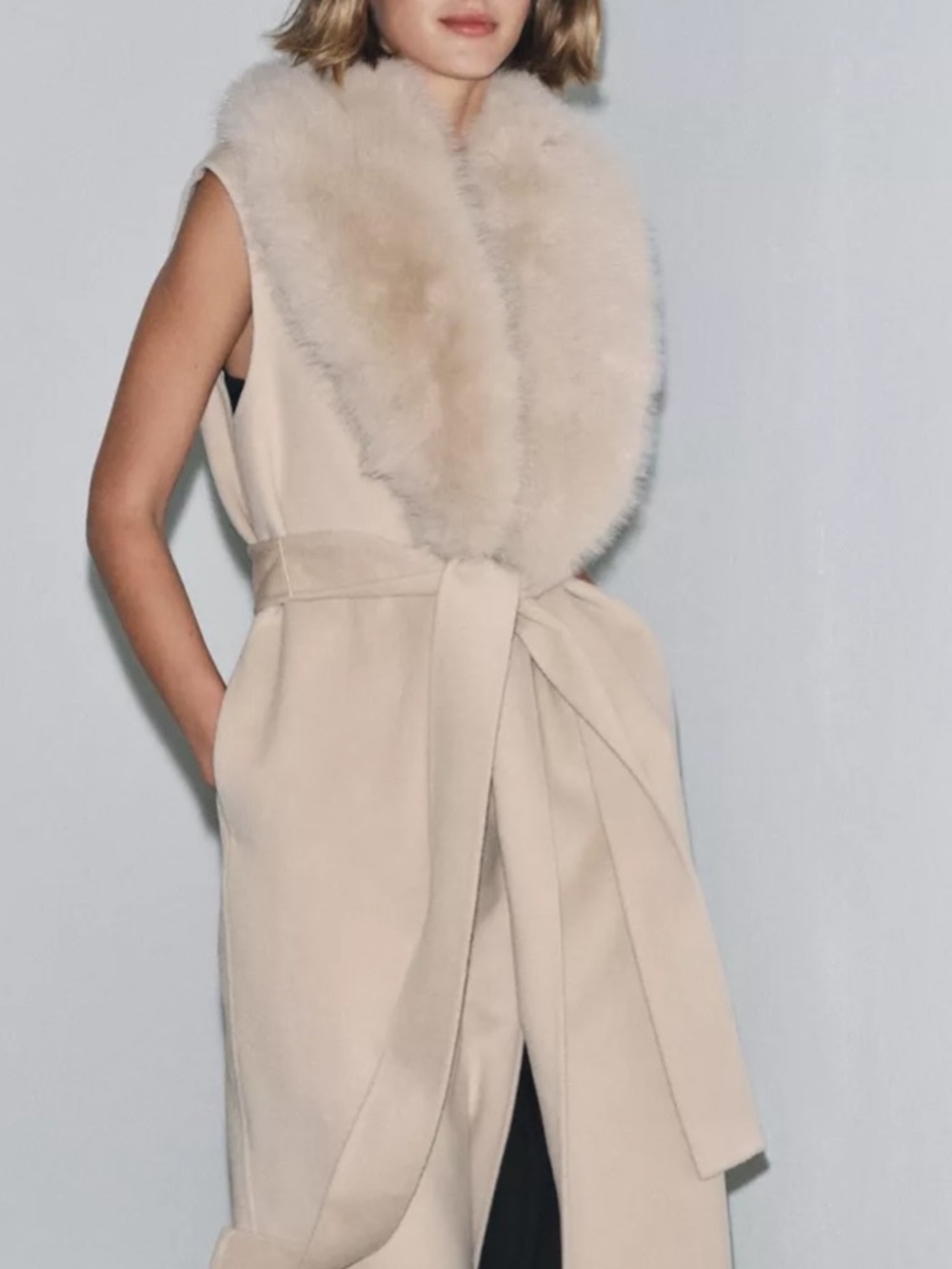 Zara Cream Sleeveless Wool Vest with Plush Fur Collar